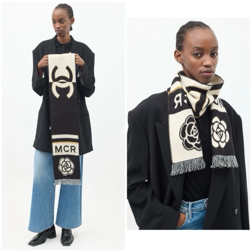 New in Box Chanel Made in Italy Métiers d'Art Show MCR Cashmere Wool Scarf